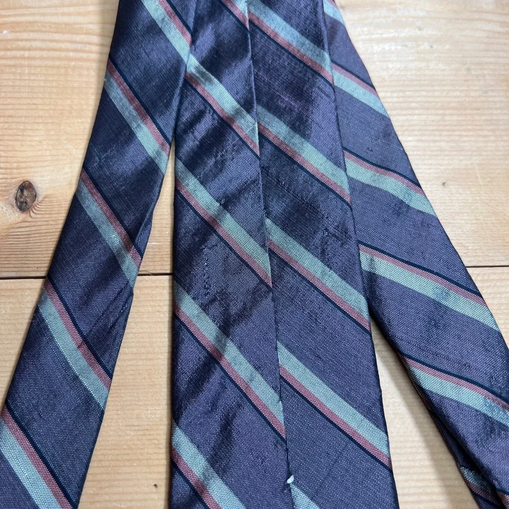 VTG Mens Silk Tie Navy Blue Green Red Striped Classic Preppy Style 3 1/4 x 56